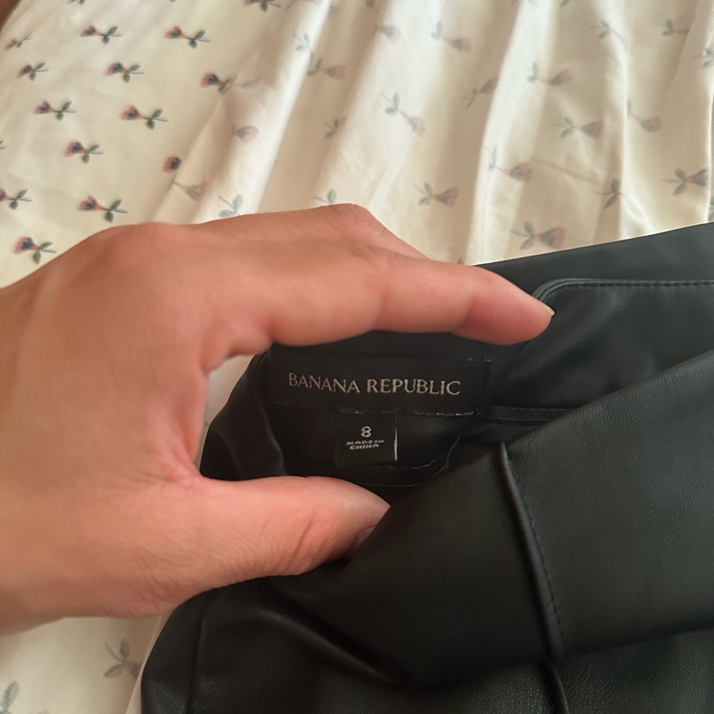 Banana Republic Black Faux Leather Crop Flare Pants - Picture 4 of 4